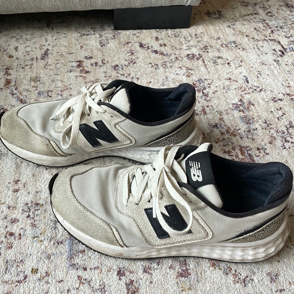 New Balance sneakers Size 8